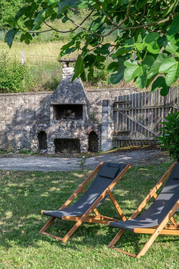 Le Gite De La Cascade Villa Champagneux Bagian luar foto