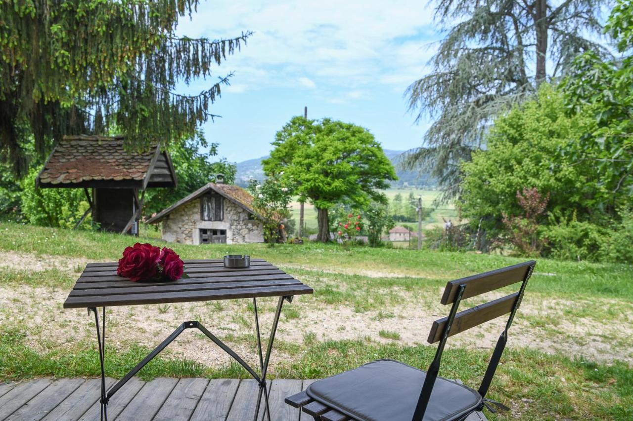 Le Gite De La Cascade Villa Champagneux Bagian luar foto